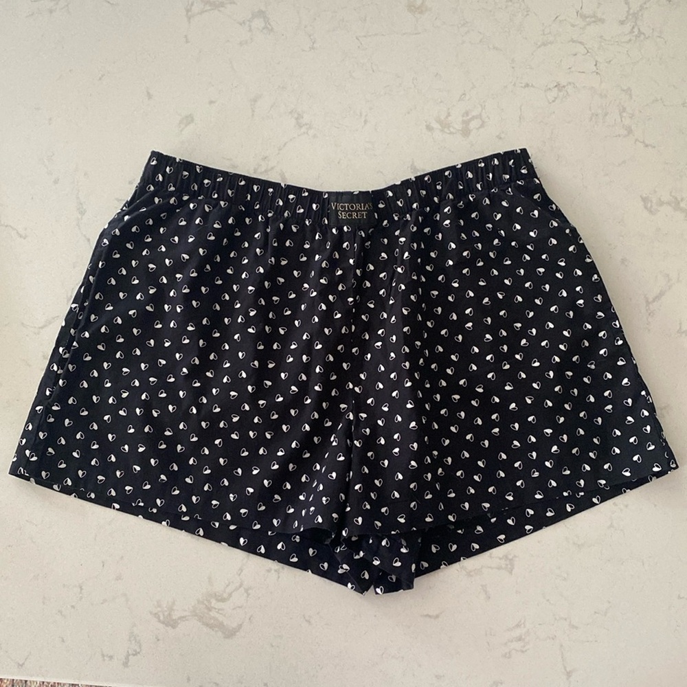 NWT Victoria’s Secret Black/White Heart Print Cotton Shorts - Size Medium